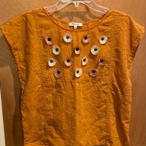 Madewell size small boxy mustard top with daisies